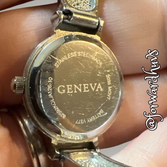 Bundle Sale 3 for $15 | Geneva Silver-tone Stretch Watch NEEDS BATTERY - Picture 6 of 7